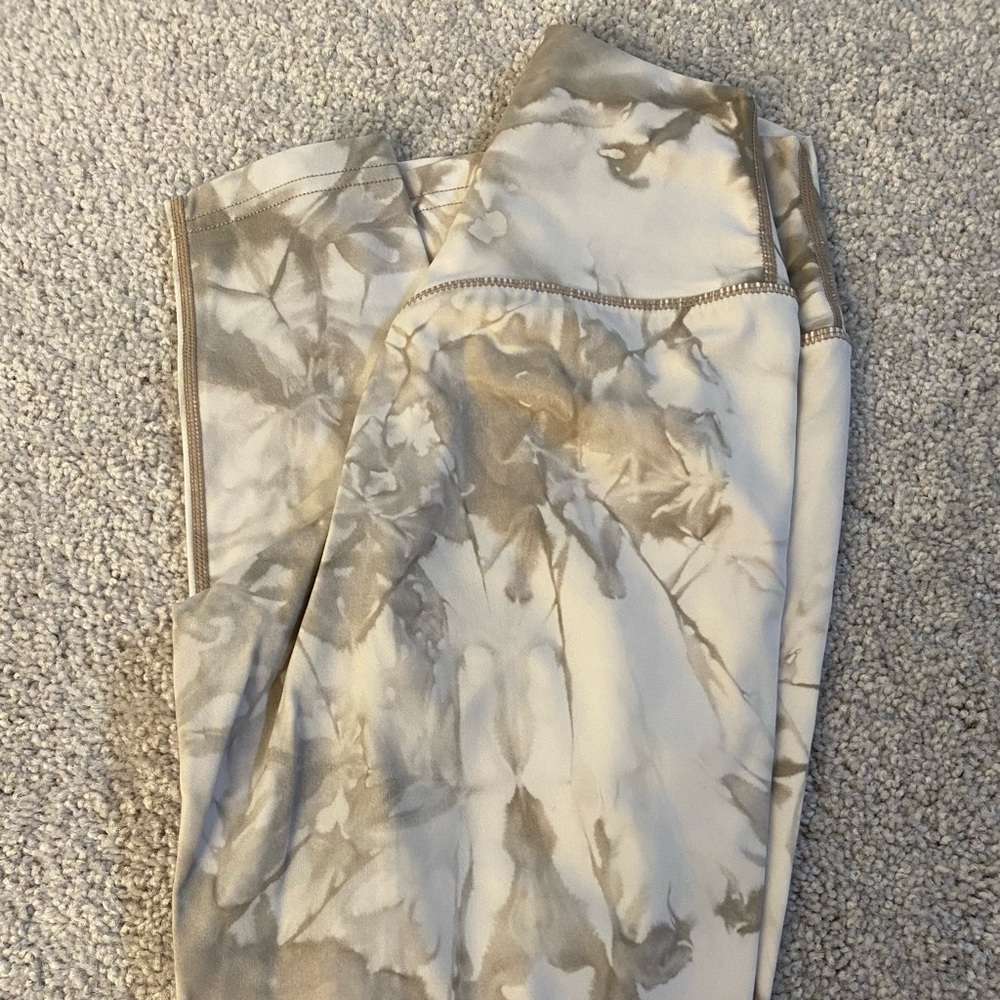 Balance athletica grey tie dye leggings